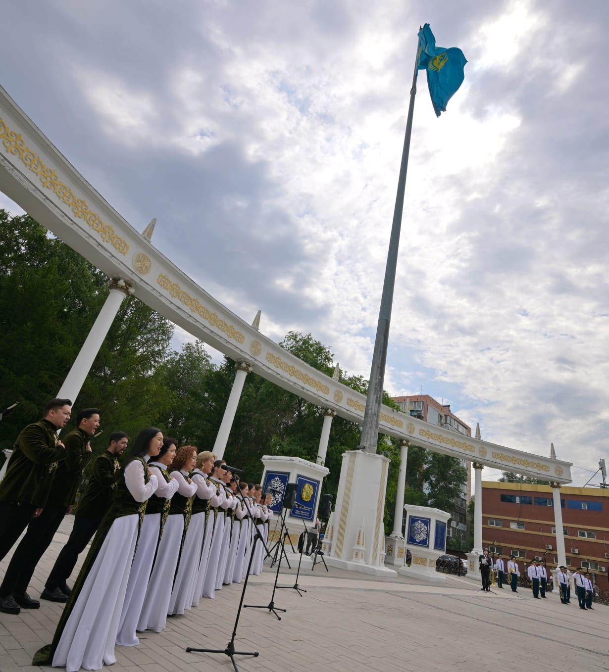 Павлодарда салтанатты түрде Мемлекеттік рәміздер күні  атап өтілді