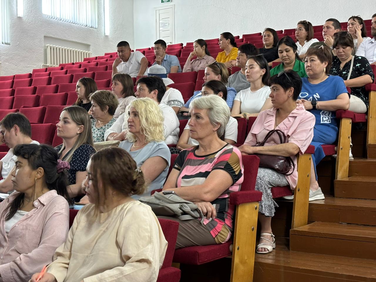 Ағымдағы жылдың 2 маусымында Боровское ауылында халықпен кездесу өтті, оның барысында Меңдіқара ауданының 2025 жылға арналған даму жоспарлары ұсынылды.