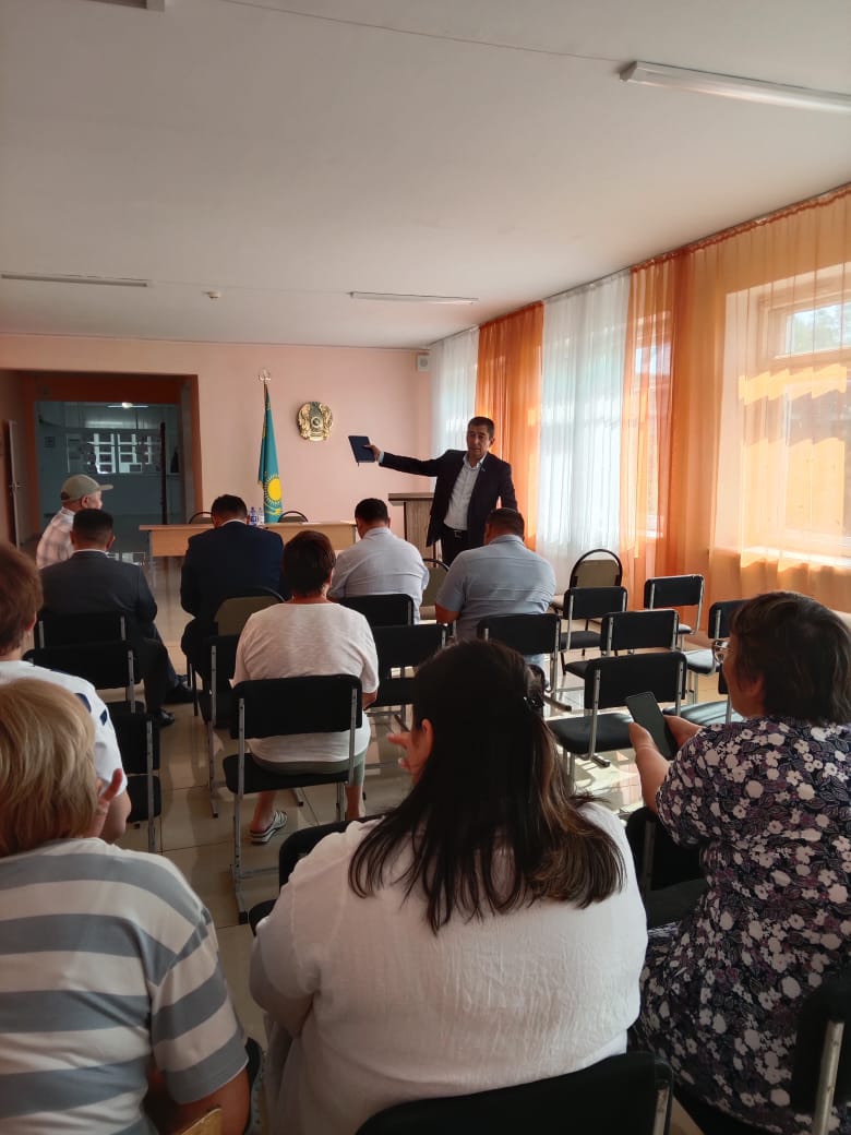 Тұрғындарымен есептік кездесу