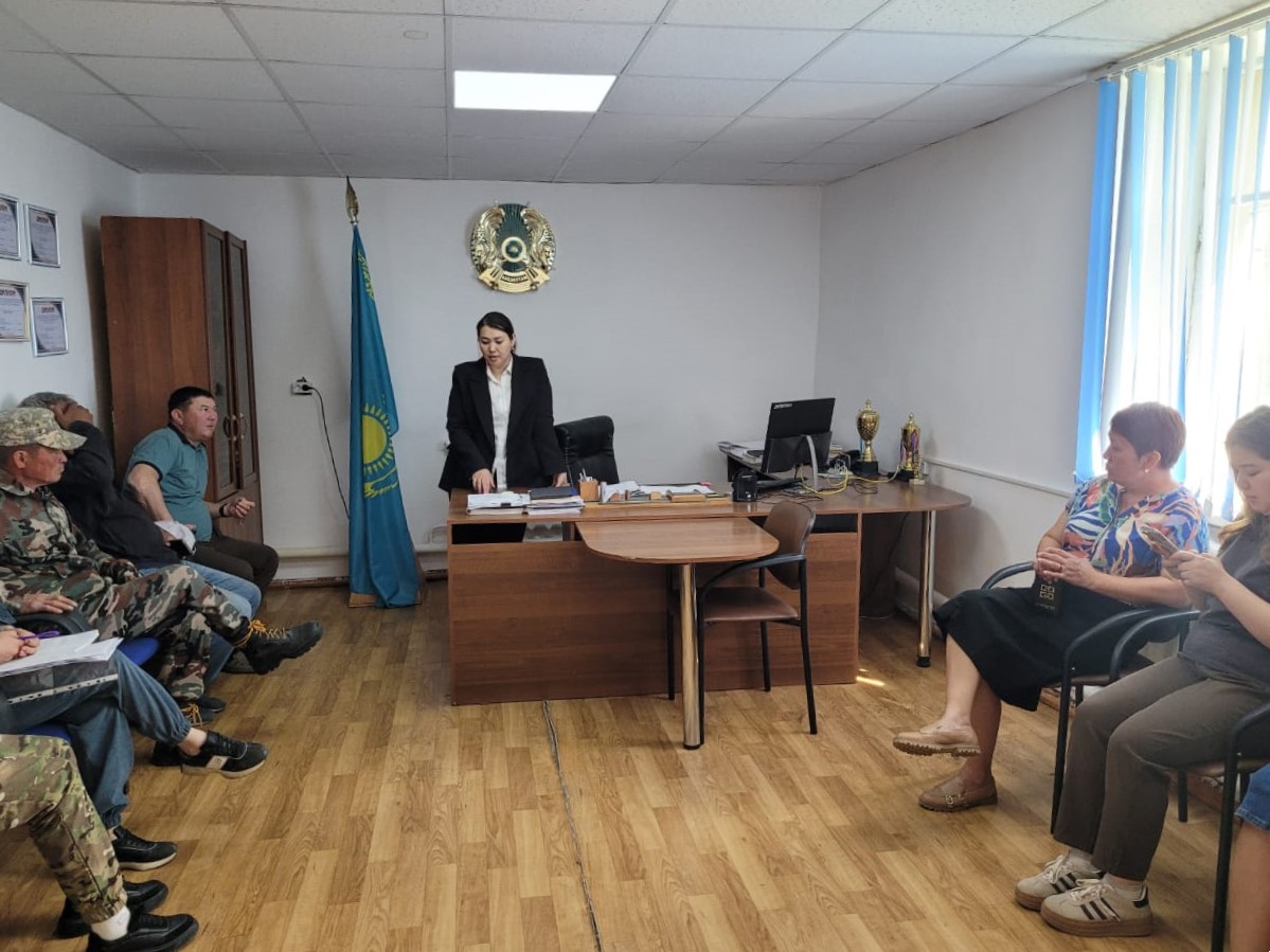 Белес ауылдық округі әкімдігінде кәсіпкерлермен және шаруа қожалықтарының басшыларымен кездесу