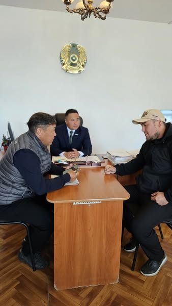 "AMANAT" партиясының Тасқала аудандық филиалы жанындағы "Мерей" БПҰ қоғамдық қабылдауында аудандық мәслихат депутаты Е. Кучербаевтың қабылдауында және ауыл әкімі О.Насимуллиннің  қатысыуыңмен "Аслан" шаруа қожалығының өкілі А.Тұрмановтан Мерей-Айнабұлақ жолынан егістікке дейін жаяу жүргінші төсеу бойынша өтініш түсті