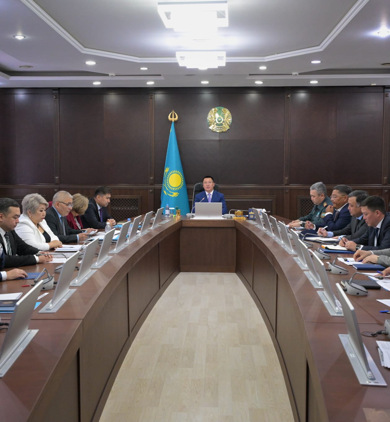 Павлодар облысының әкімдігінде бұқаралық спортты дамыту және «Ауыл - ел бесігі» мемлекеттік бағдарламасын іске асыру мәселелері талқыланды