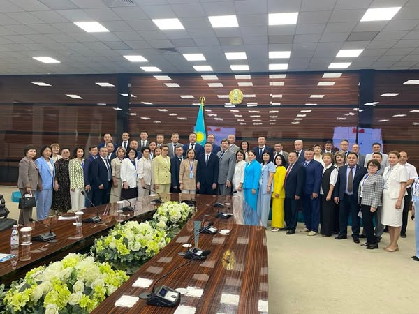 Ақмола облысының санитариялық-эпидемиологиялық бақылау департаменті басшысының міндетін атқарушы Сауле Садвакасова Қазақстан Республикасының Денсаулық сақтау министрлігінің Шымкент қаласында өткен көшпелі алқа отырысына қатысты. Отырыс барысында қоғамдық денсаулық сақтау саласындағы негізгі мәселелер талқыланды.