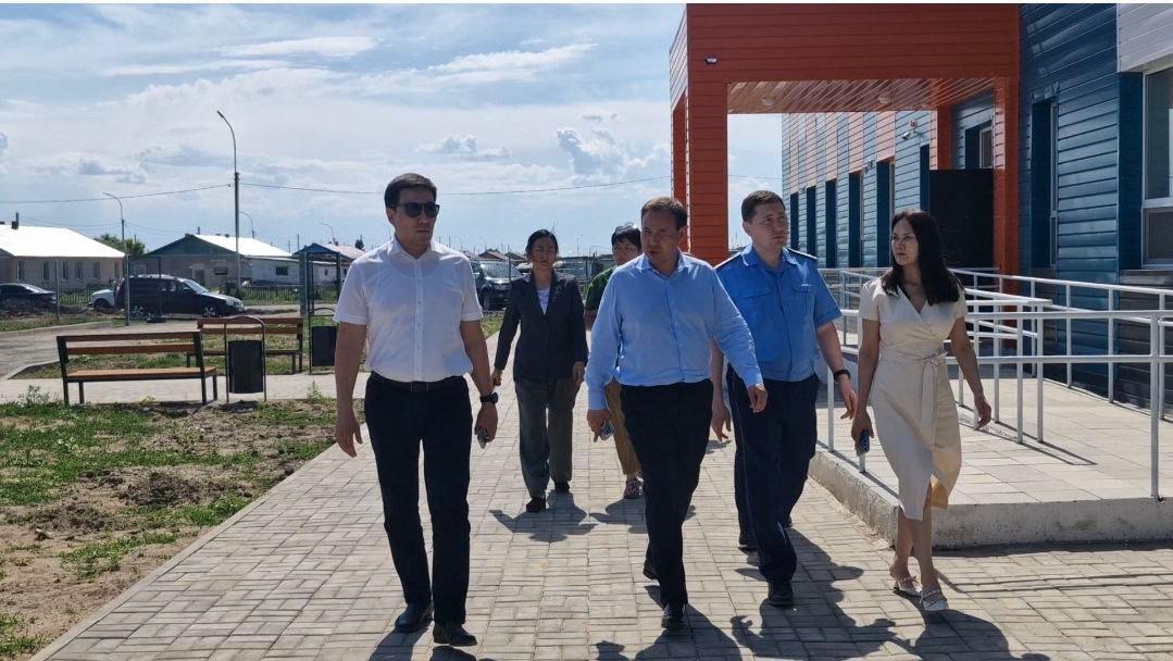 Целиноград ауданының әкімі медициналық нысандардың құрылысын аяқтау барысымен танысты