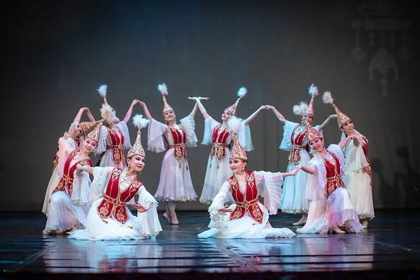 ТҮРКІСТАНДА «САЛТАНАТ» МЕМЛЕКЕТТІК БИ АНСАМБЛІНІҢ ШЕБЕРЛІК САҒАТЫ ӨТТІ