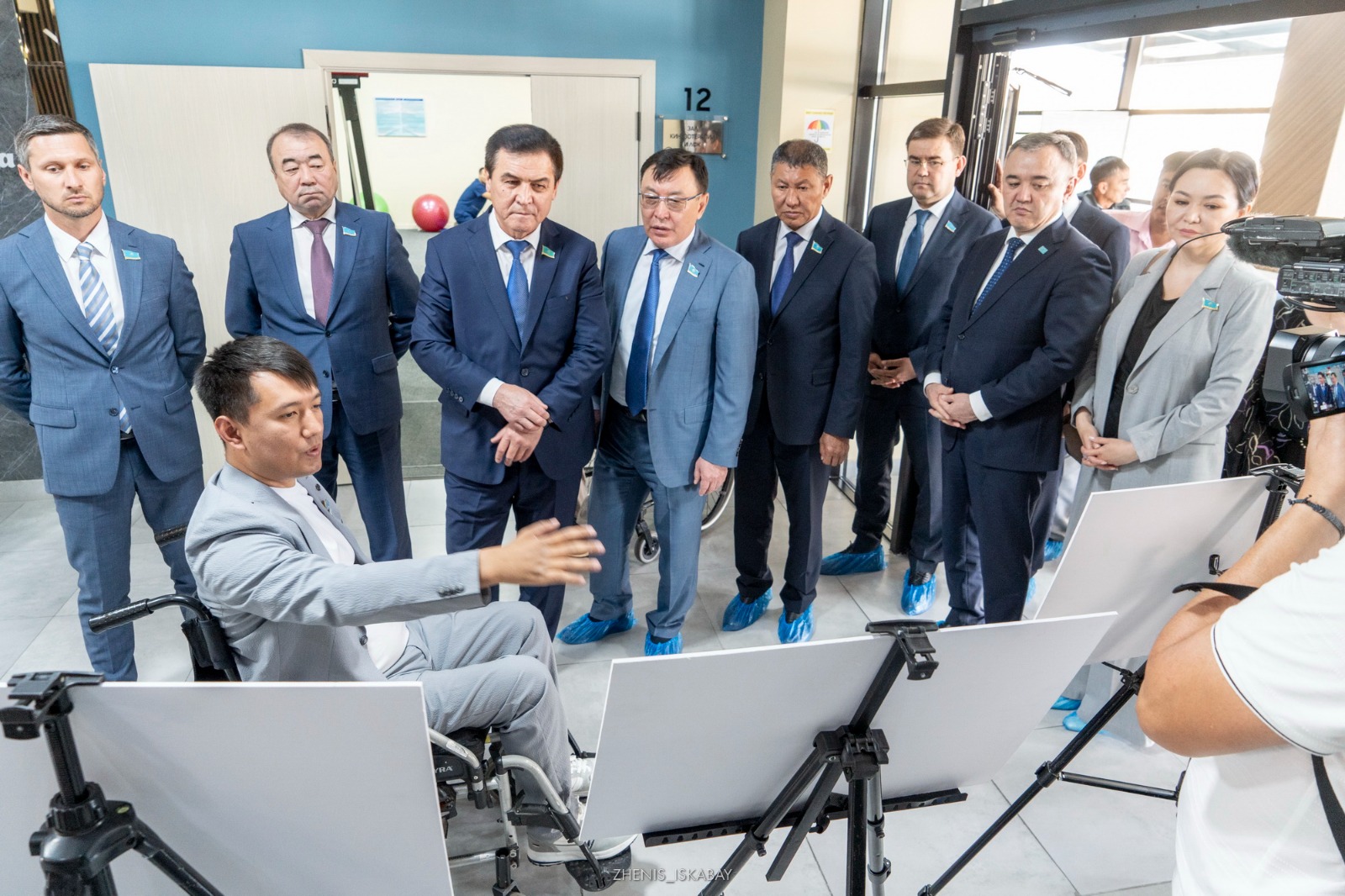 Сенаторлар Жетісу облысындағы жұмыс сапарын «Асар» спорттық-оңалту кешенінен бастады.