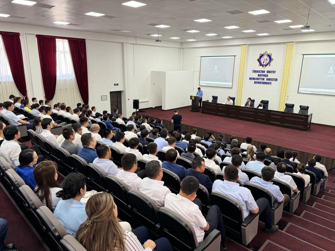 Заң және тәртіп: Сыртқы талдау объектісінің қызметкерлерімен кездесу өтті