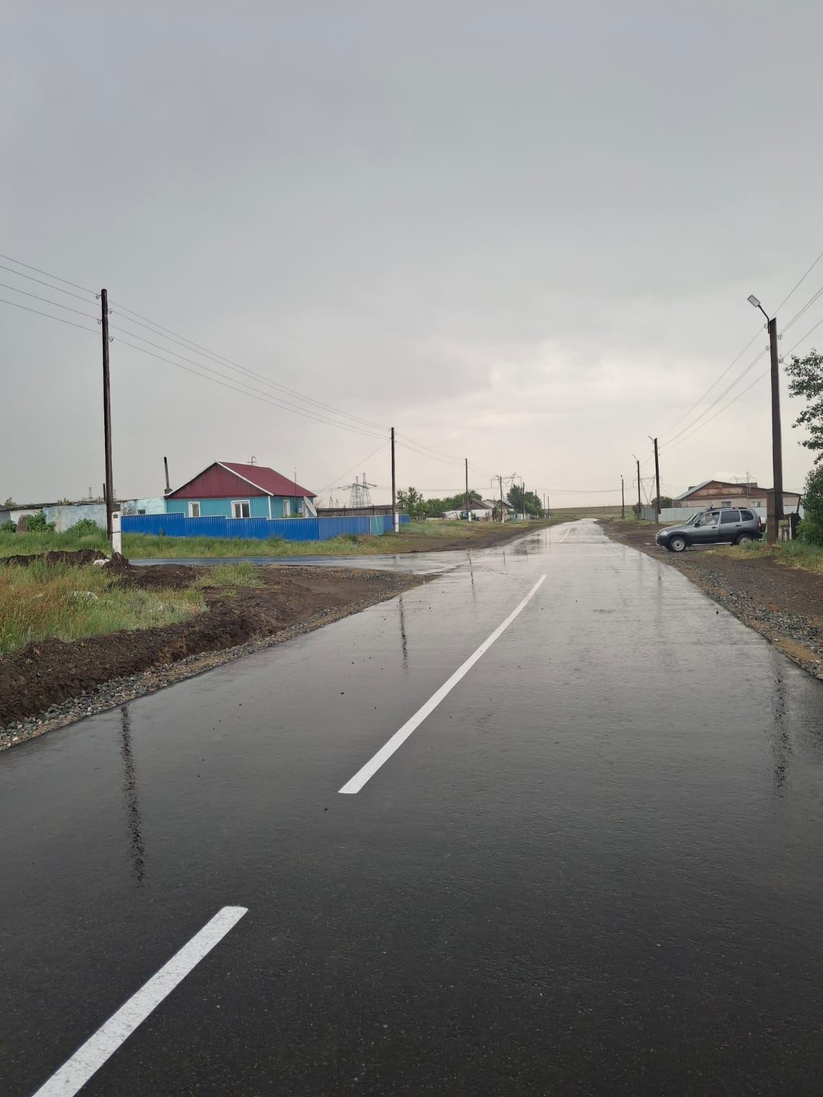 Семилетка ауылында Речная көшесінде жолдарға орташа жөндеу жүргізілді.