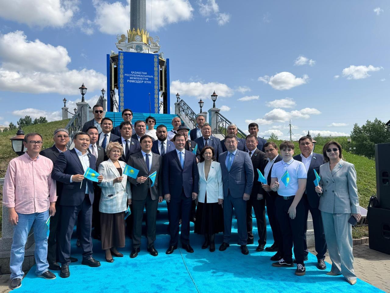 Ақтөбеде Қазақстан Республикасының Мемлекеттік Туын көтеру салтанатты рәсімі өтті