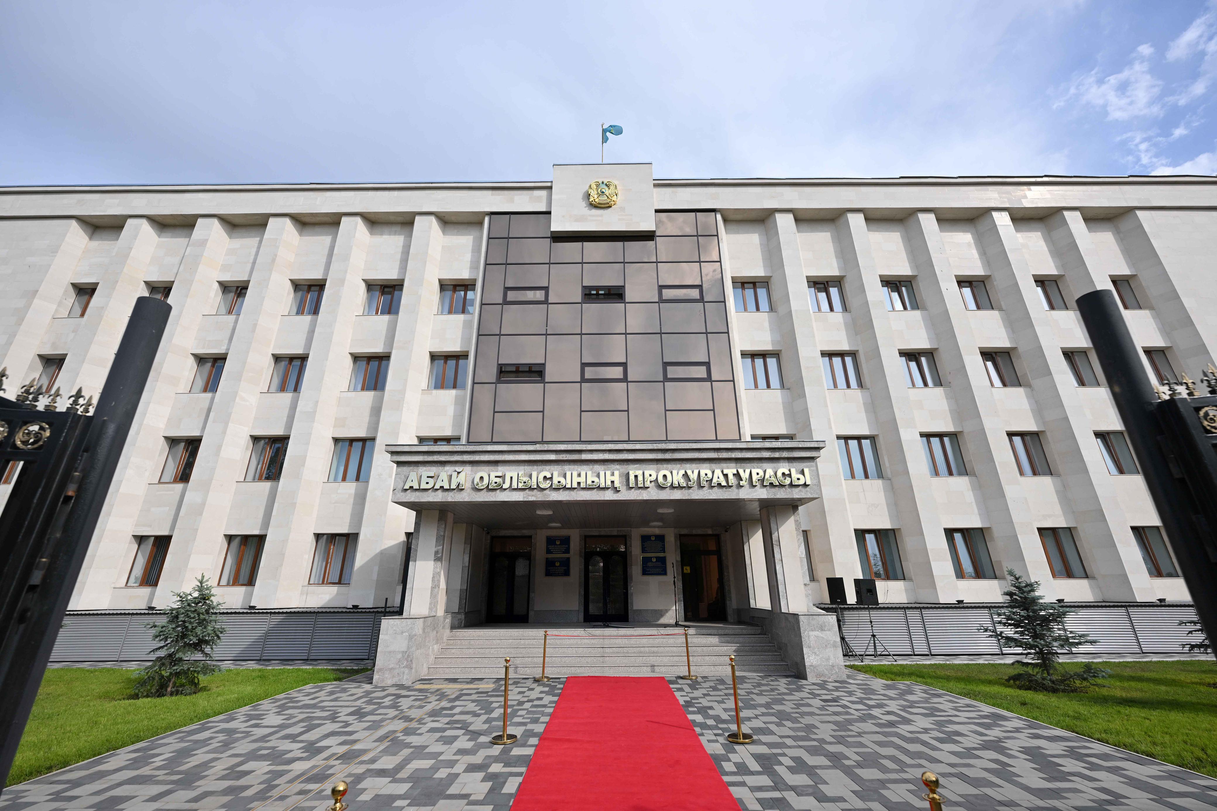 Піскен әйелдердің зәр шығару суреттері Лесбиянки сиськи