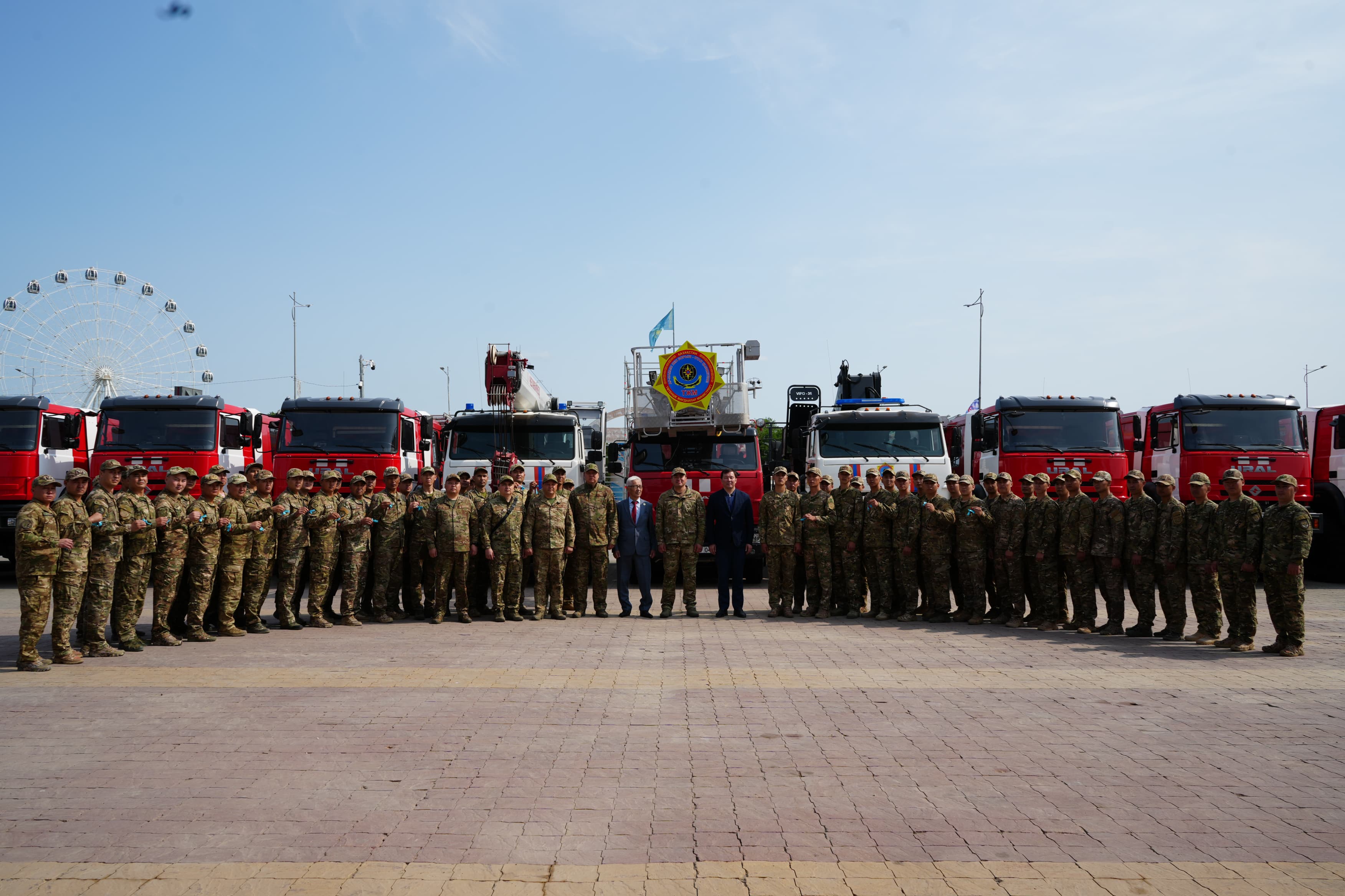 Ақтөбелік құтқарушыларға жаңа техника мен қызметтік пәтерлер берілді