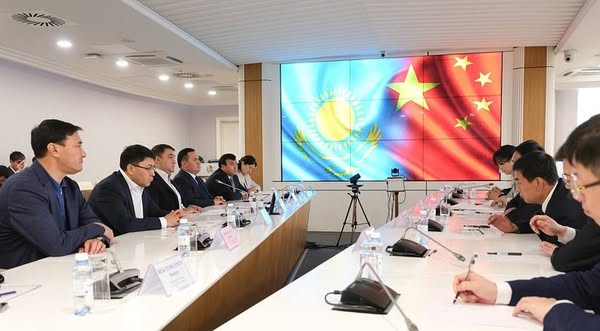 ТҮРКІСТАН ОБЛЫСЫ МЕН ХЭЙЛУНЦЗЯН ПРОВИНЦИЯСЫ АРАСЫНДА ІСКЕРЛІК-ЭКОНОМИКАЛЫҚ БАЙЛАНЫСТАРДЫ НЫҒАЙТУ ЖӨНІНДЕГІ МЕМОРАНДУМҒА ҚОЛ ҚОЙЫЛДЫ