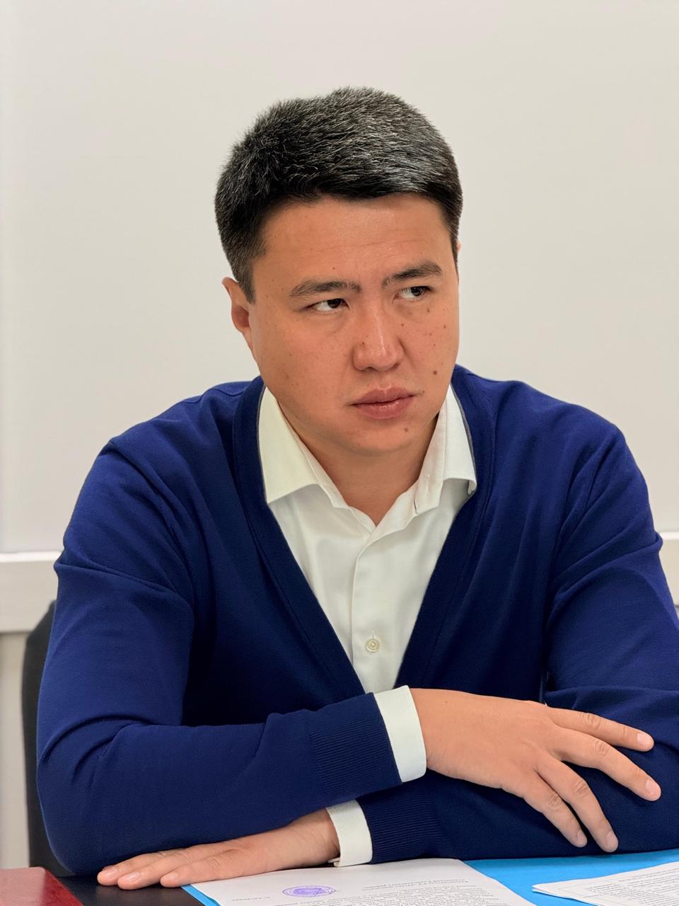 Бүгін ауданының әкімі Тумашинов Эльдар азаматтарды жеке қабылдауын өткізді