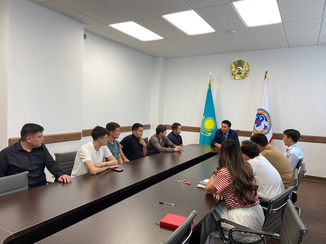 Әдеп пен сыбайлас жемқорлыққа қарсы нормаларды сақтау: Алматы қаласы Цифрландыру басқармасында мемлекеттік қызметшілерге арналған оқыту семинары өтті.