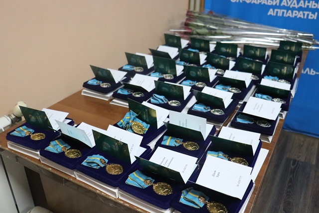 29 КӨПБАЛАЛЫ АНАЛАРЫМЫЗҒА «АЛТЫН АЛҚА»  ЖӘНЕ «КҮМІС АЛҚА» ТАБЫС ЕТІЛДІ