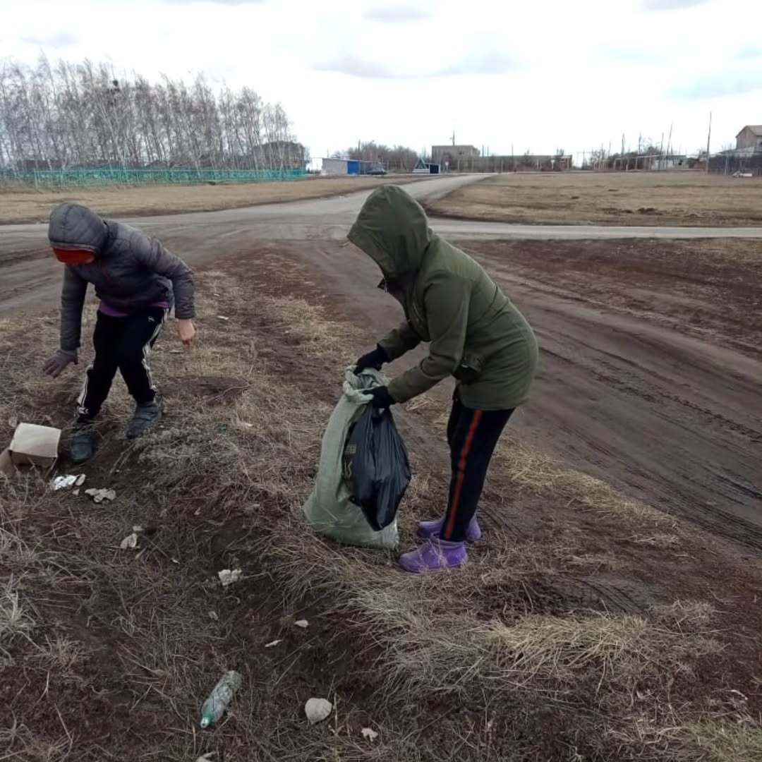 "Таза Қазақстан" акциясы аясында 4 сәуірда қоғамдық жұмысшылардың күшімен Обаған ауылында қоқыс жиналды.