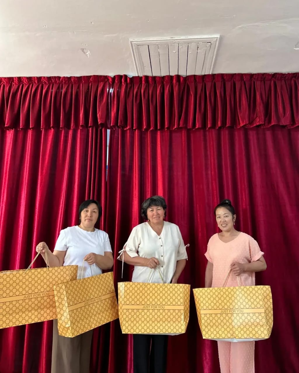 21 мамыр – мәдениет және өнер қызметкерлері күні