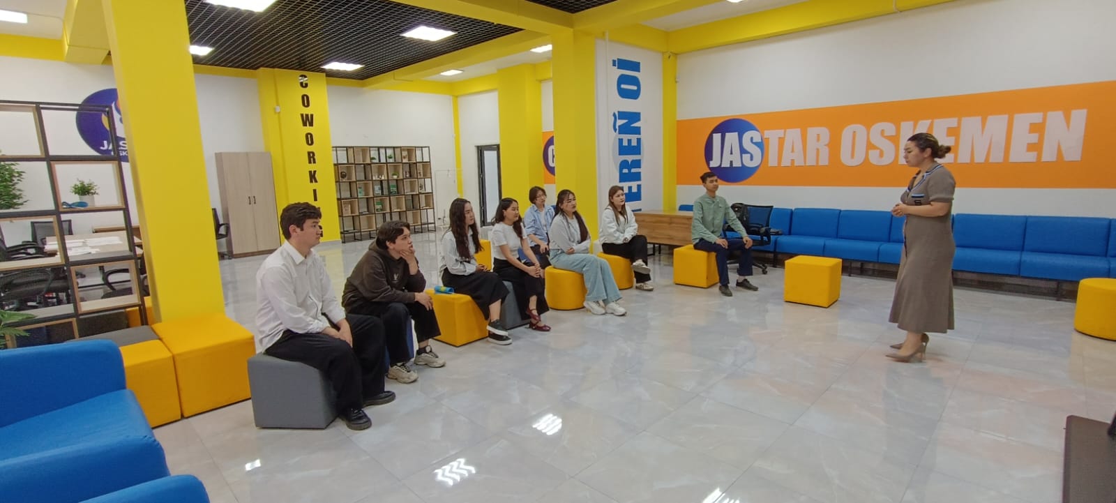 Өскемен қаласы бойынша «Жастар ресурстық орталығы» коммуналдық мемлекеттік мекемесі ұжымымен кездесу өтті