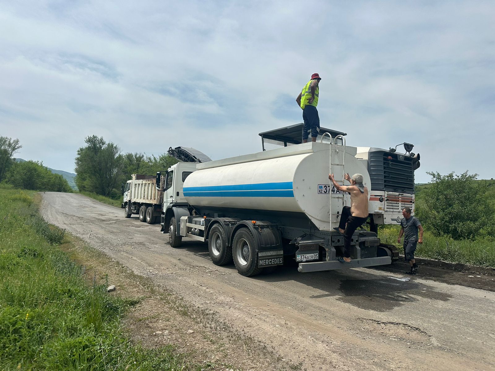 Қабанбай – Тоқжайлау бағытындағы жолда жөндеу жұмыстары жүргізілуде