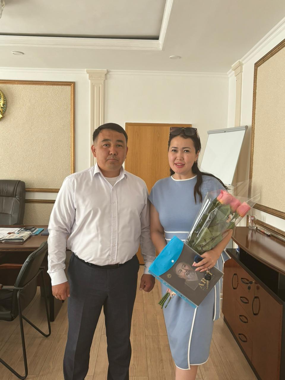 Аудан әкімі Төлен Ж. адал еңбегі үшін шын жүректен алғысын білдіріп, жаңа кәсіби жолында табыс тіледі.
