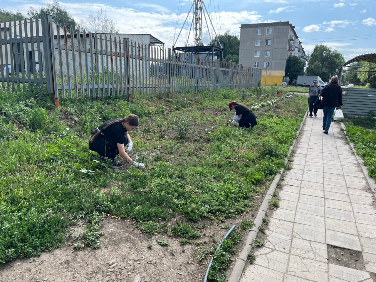 Автовокзал аумағында «Жасыл ел» жасағы абаттандыру жұмыстарын жүргізуде