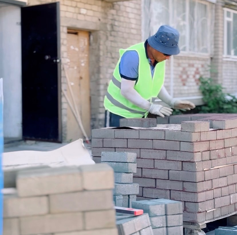 Жайлылық пен жылылық: биылғы жазда Ақтөбеде 158 көпқабатты үйдің ауласы абаттандырылуда