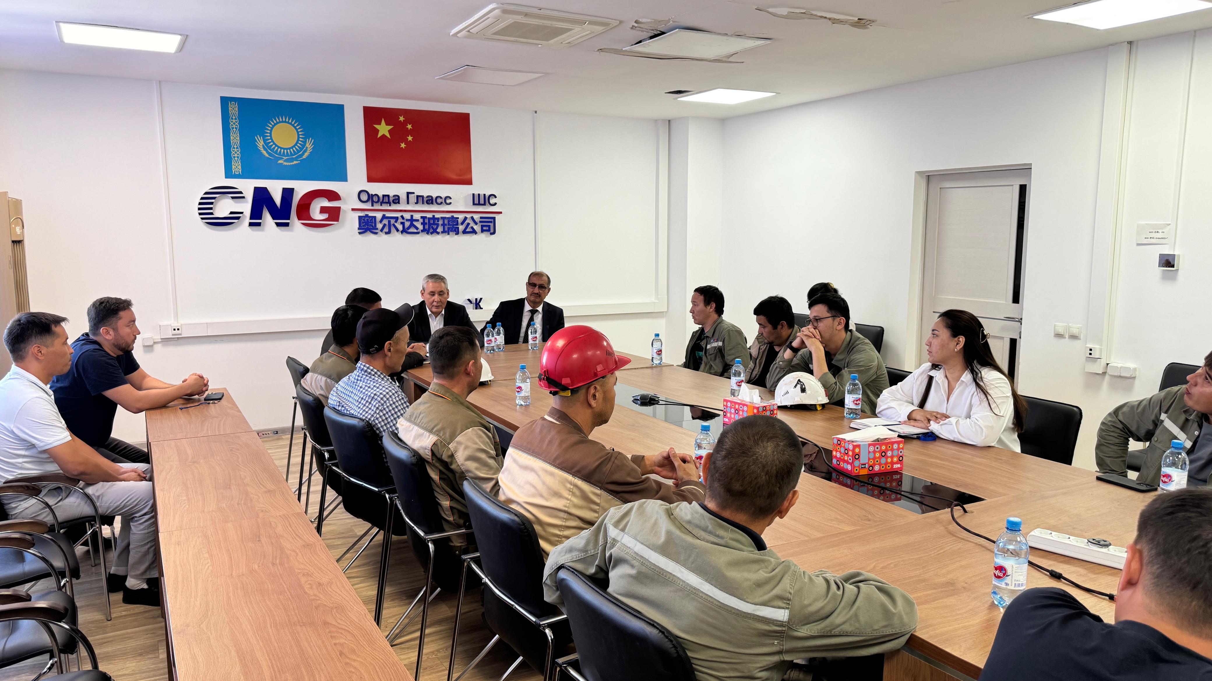 ӨКІЛ «ORDA GLASS» ЛТД ЖШС ҰЖЫМЫМЕН КЕЗДЕСТІ