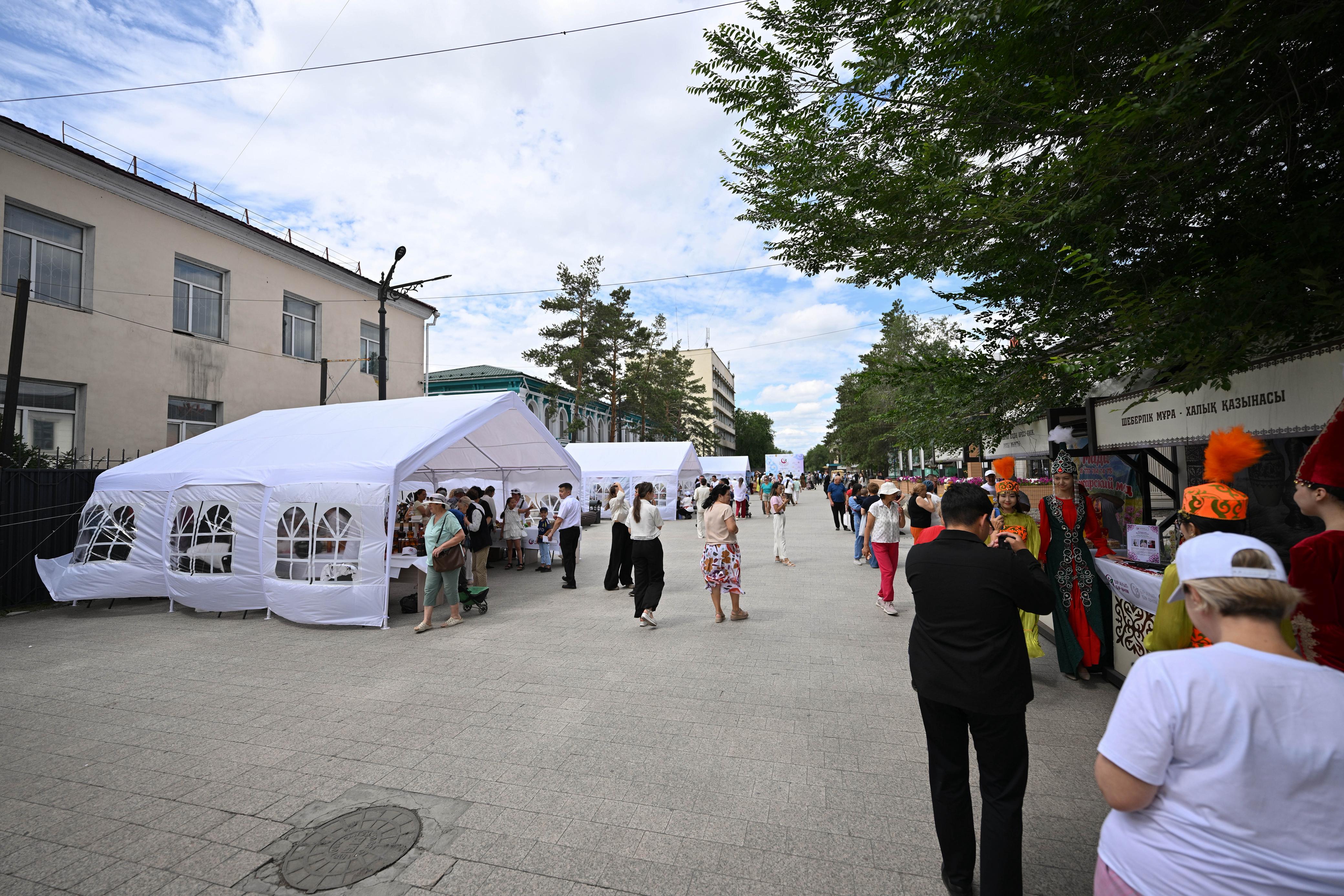 Семейде жергілікті өнім өндірушілердің көрмесі өтті