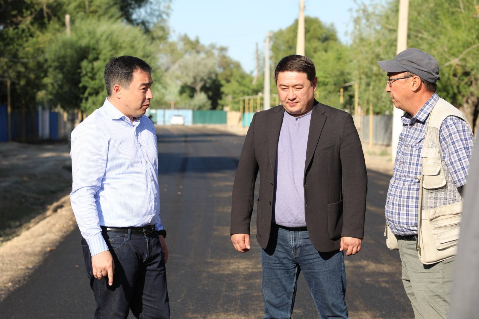 ЖАЛАҒАШ КЕНТІНДЕ ЖОЛ ЖӨНДЕУ ЖҰМЫСТАРЫ ҚАРҚЫН АЛДЫ