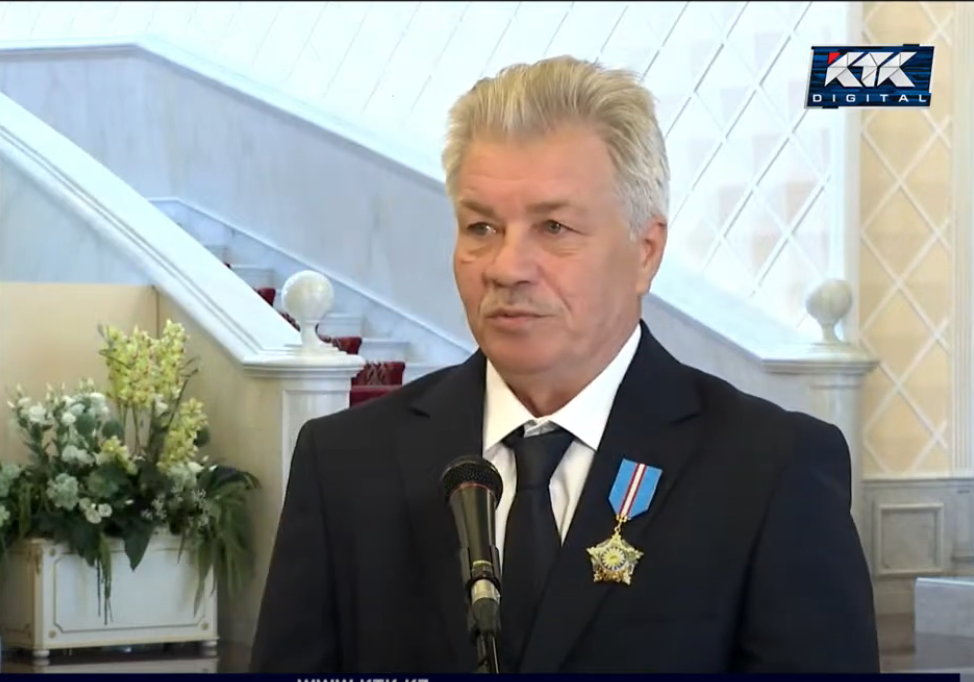 Ақордада, 2025 жылғы 9 шілдеде су шаруашылығы қызметкерлері күніне арналған салтанатты жағдайда Қазақстан Республикасының Президенті Қасым-Жомарт Тоқаев сумен жабдықтау, су ресурстарын қорғау және ирригация жүйесін дамытуға елеулі үлес қосқан сала қызметкерлеріне мемлекеттік наградаларды табыс етті.