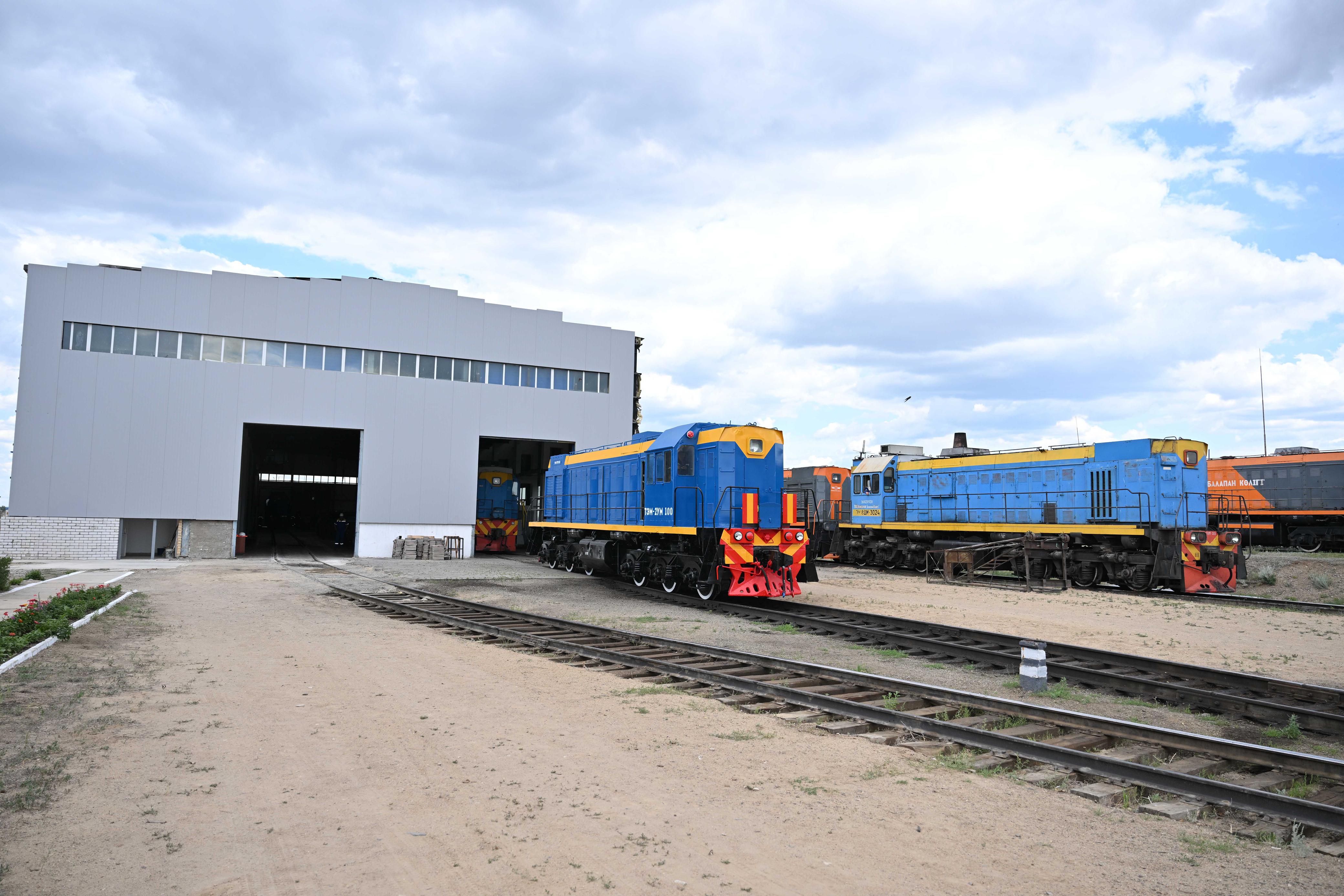 Облыс әкімі локомотивтерге техникалық қызмет көрсететін кәсіпорында болды