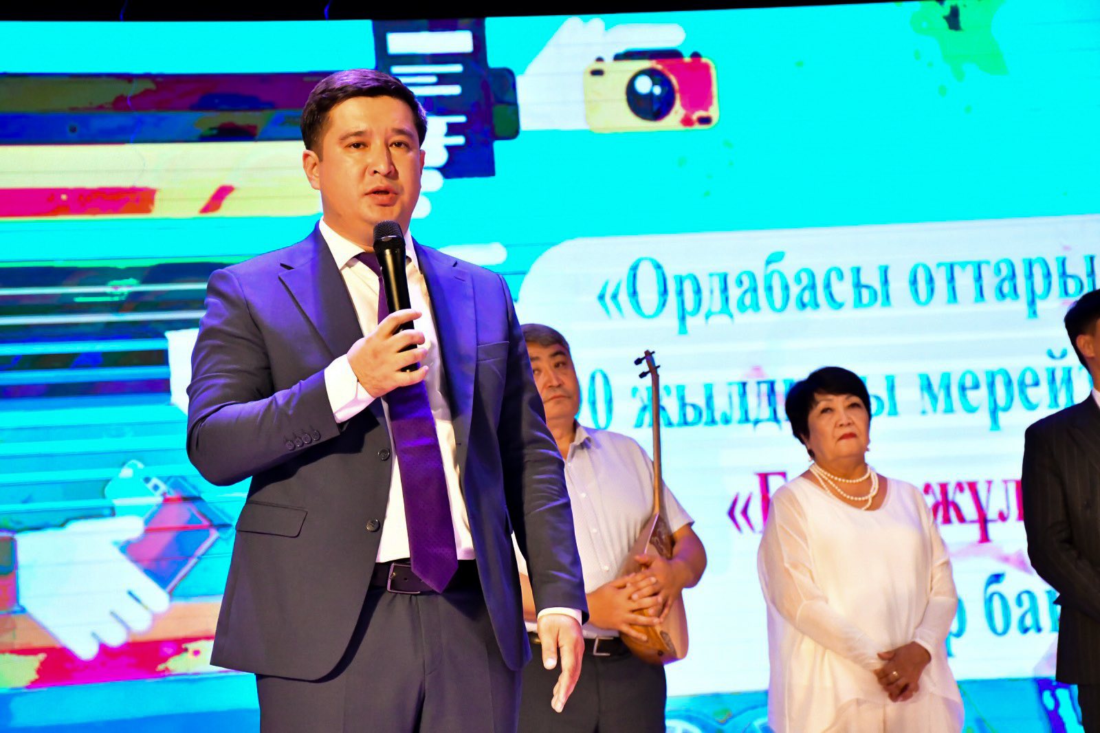 КОНКУРС «ЗВЕЗДЫ САДА», ПЕРЕПЛЕТЕННЫЙ С ИСКУССТВОМ