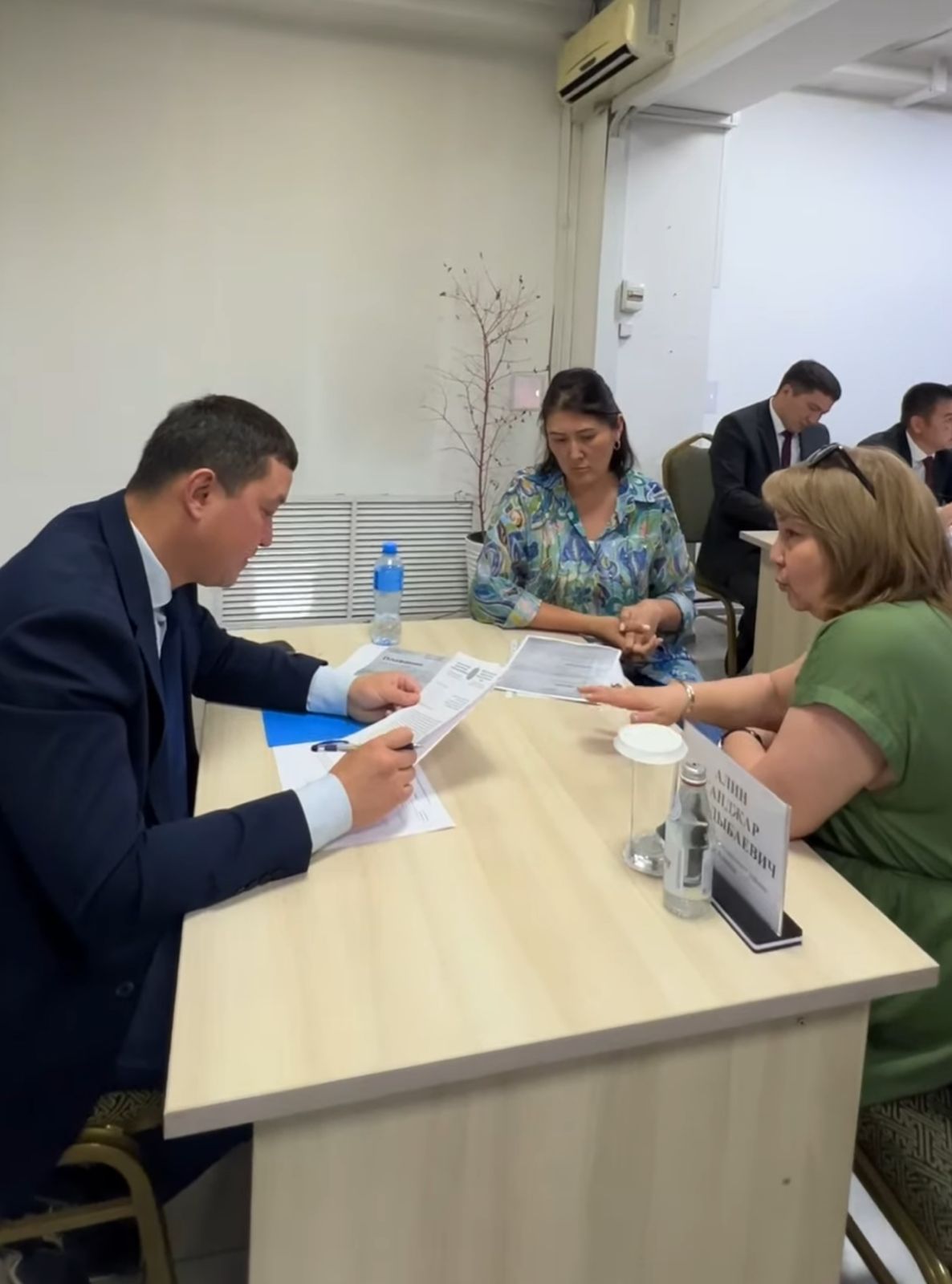 Сегодня (02.07.2025 г.) прошёл личный приём акима Бостандыкского района - Санджара Алина.