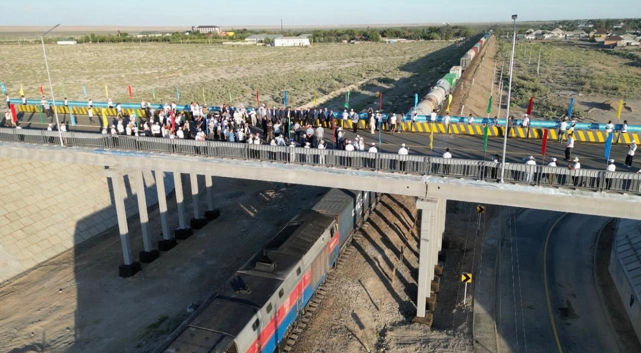 Жаңақорғанда теміржол арқылы өтетін аспалы көпір пайдалануға берілді