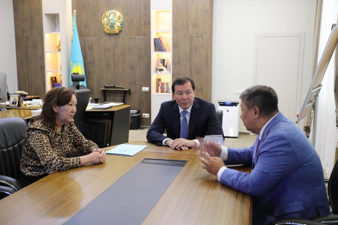 Өңір басшысы Сенат депутатын қабылдады