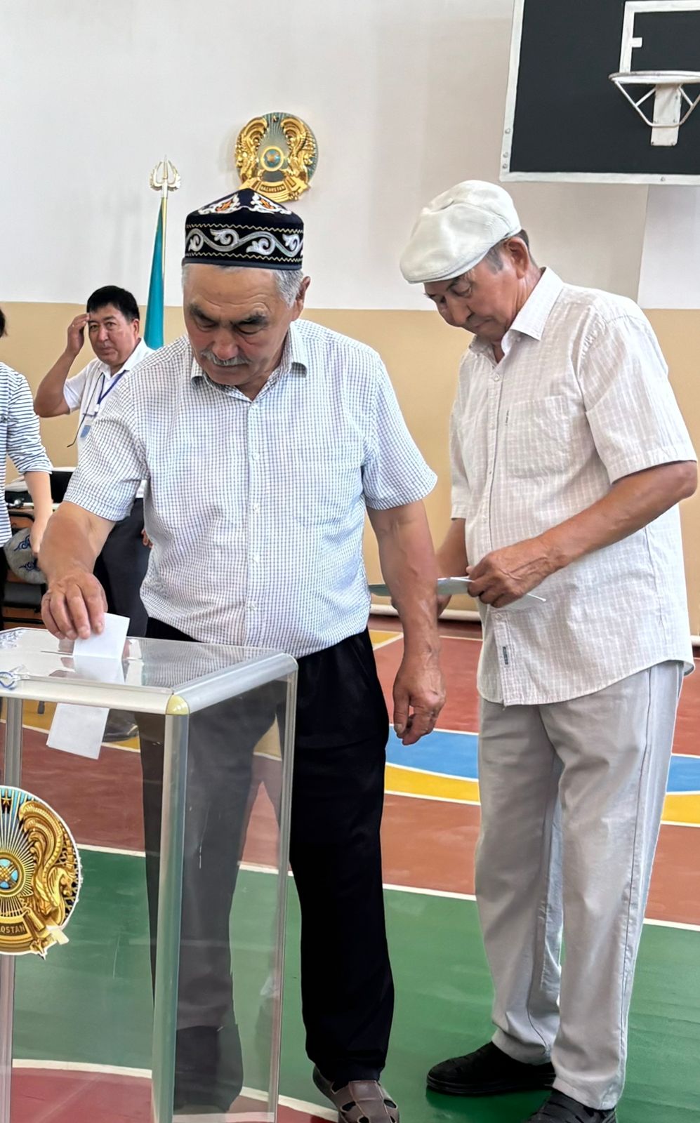 Сайлау учаскелерінде дауыс беру науқаны жалғасуда