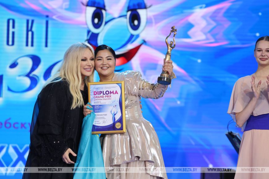 Жетісулық әнші Алмагүл Батталиева «Славян базары» байқауында Гран-при жеңіп алды