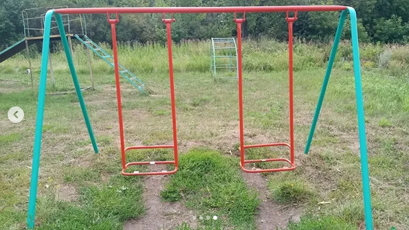 «Таза Қазақстан» экологиялық бағдарламасы аясында ауылымызда балалар алаңын сырлау жұмыстары жүргізілуде.