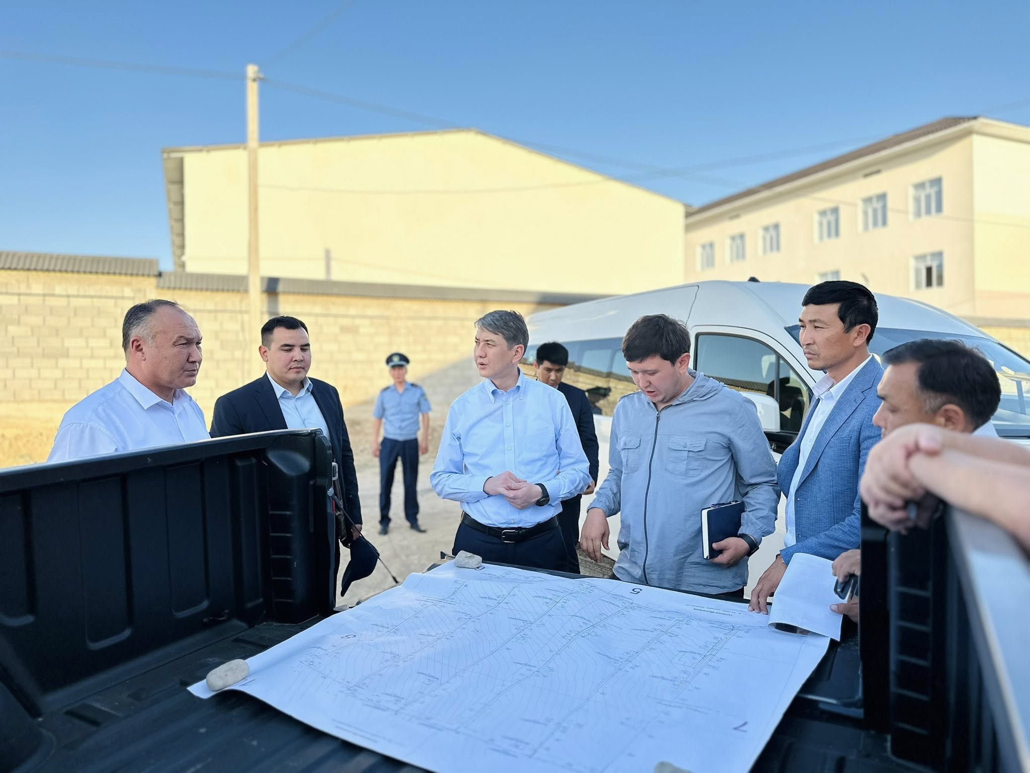АУДАН ӘКІМІ АРЫС АУЫЛ ОКРУГІНДЕГІ АТҚАРЫЛЫП ЖАТҚАН ЖҰМЫСТАР БАРЫСЫМЕН ТАНЫСТЫ