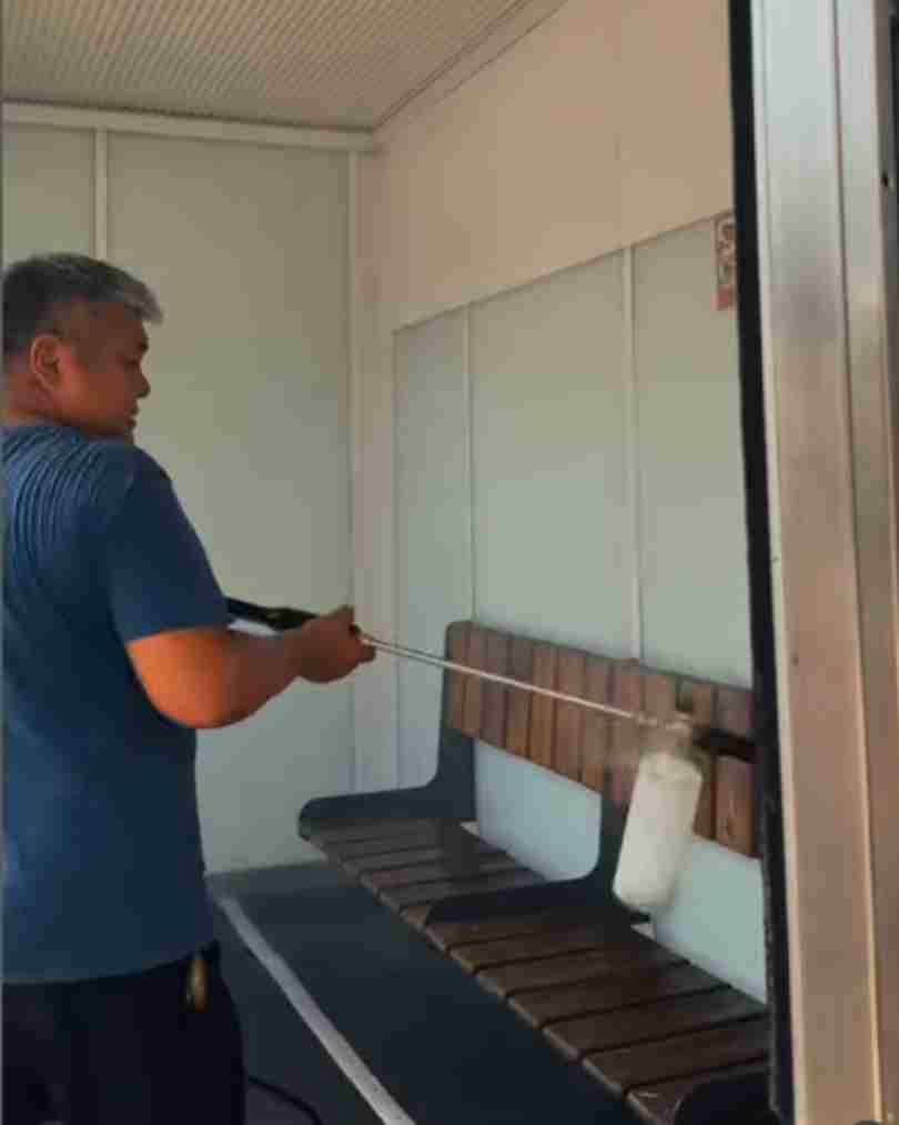В районе Сарыарқа активно проводится капитальная мойка остановочных павильонов, включая как теплые, так и открытые остановки