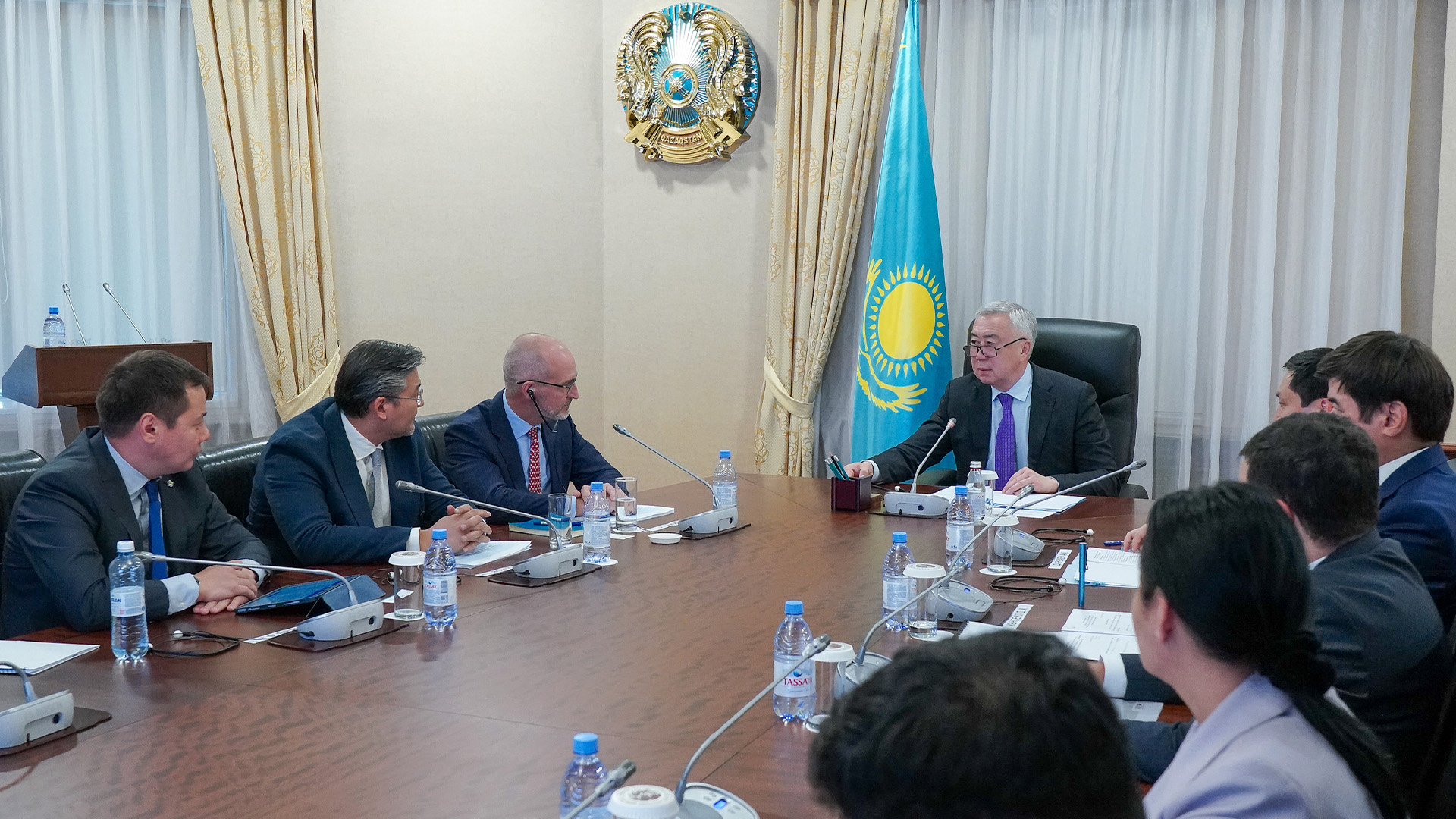 Серік Жұманғарин «ADCB» Ислам Банкінің басшылығымен Қазақстан экономикасына инвестиция көлемін арттыру жайын талқылады