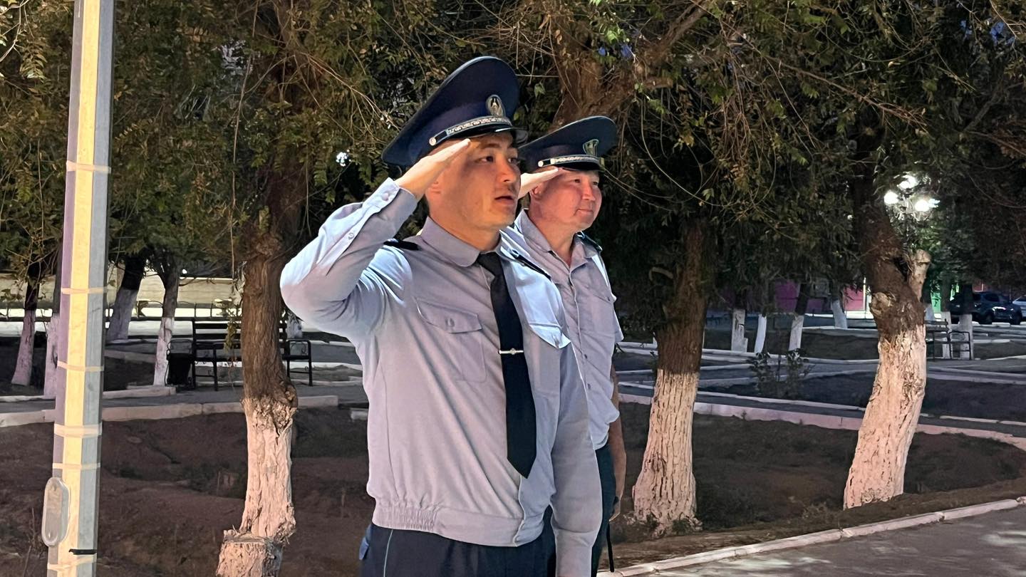 ТҮНГІ УАҚЫТТА БАЛАЛАРДЫҢ ЗАҢДЫ ӨКІЛІНСІЗ КӨШЕДЕ ЖҮРУІНЕ ТЫЙЫМ САЛЫНАДЫ...