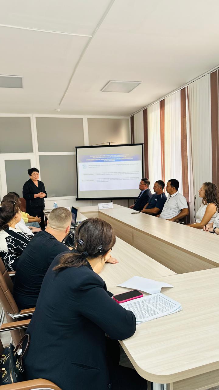 Көрнекі ақпаратты рәсімдеу және тіл туралы заңнаманы сақтау мәселелері бойынша семинар өтті