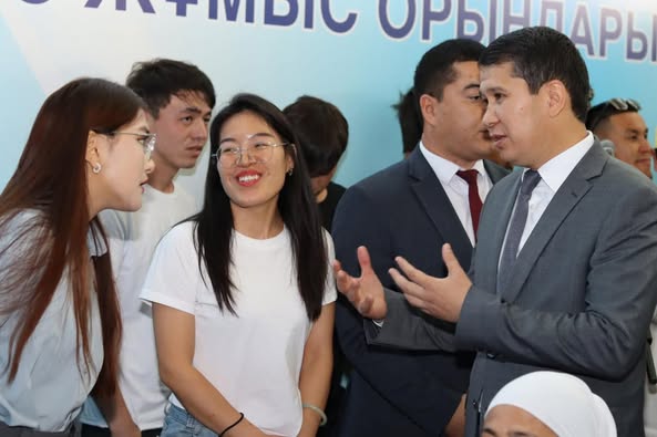 ПРОБАЦИЯ ЕСЕБІНДЕ ТҰРҒАН ЖАСТАР МЕН БОРЫШКЕРЛЕРГЕ АРНАЛҒАН БОС ЖҰМЫС ОРЫНДАРЫ ЖӘРМЕҢКЕСІ ӨТТІ