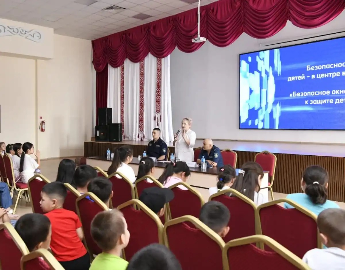 «Қауіпсіз терезе», «Балалар қауіпсіздігі»: Астанада ақпараттық-түсіндіру дәрісі өтті