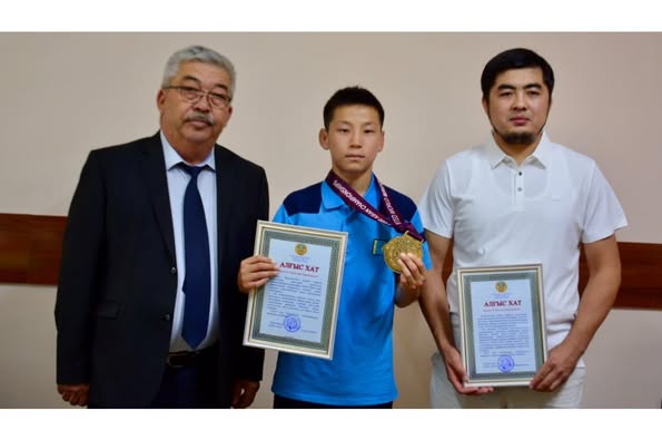 ШАРДАРА: АУДАН ӘКІМІНІҢ ОРЫНБАСАРЫ АЗИЯ ЧЕМПИОНЫН ҚАБЫЛДАДЫ