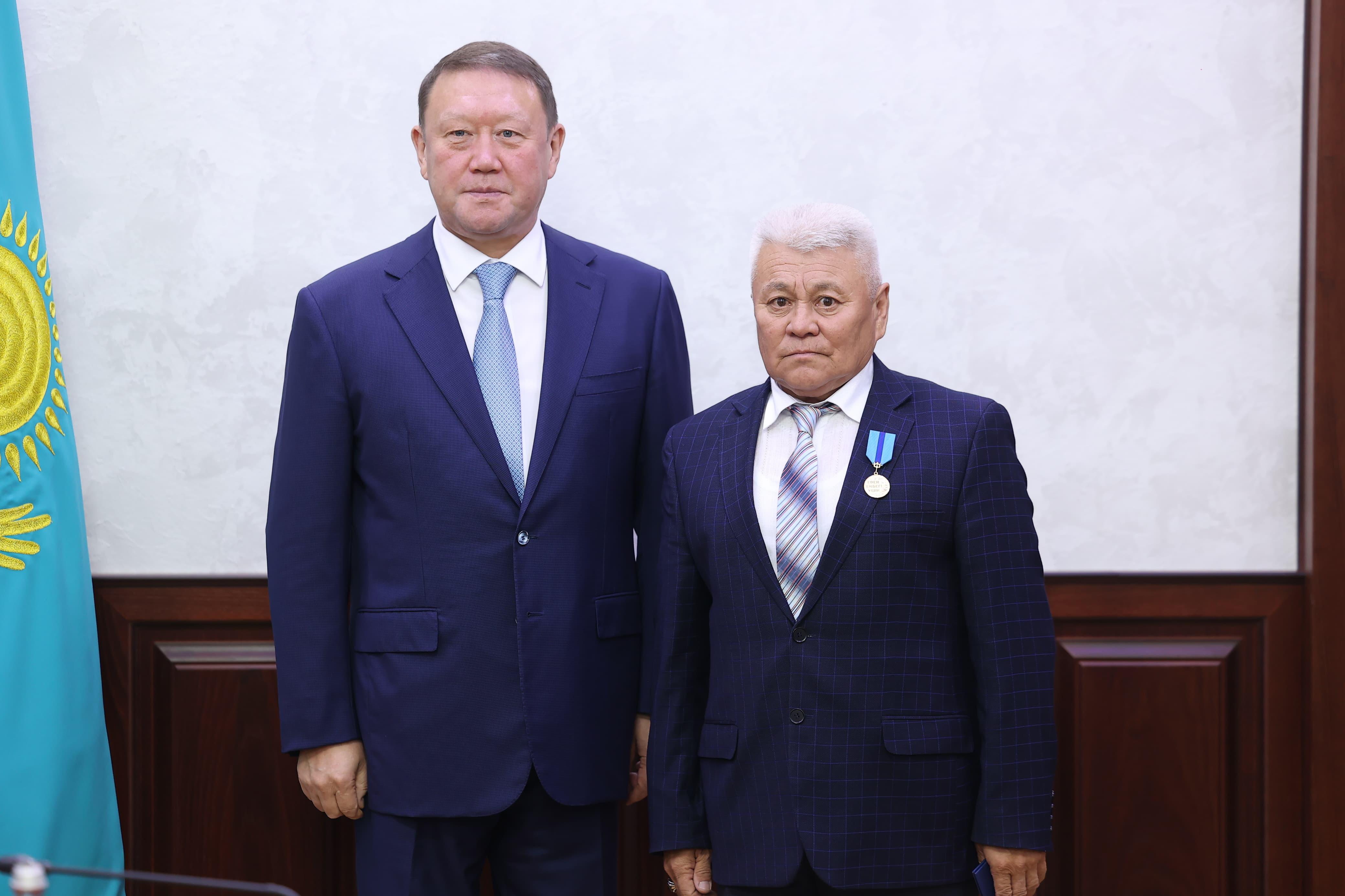 Қостанай облысында Металлург күніне орай Мемлекет басшысының атынан мемлекеттік және ведомстволық наградалар табысталды