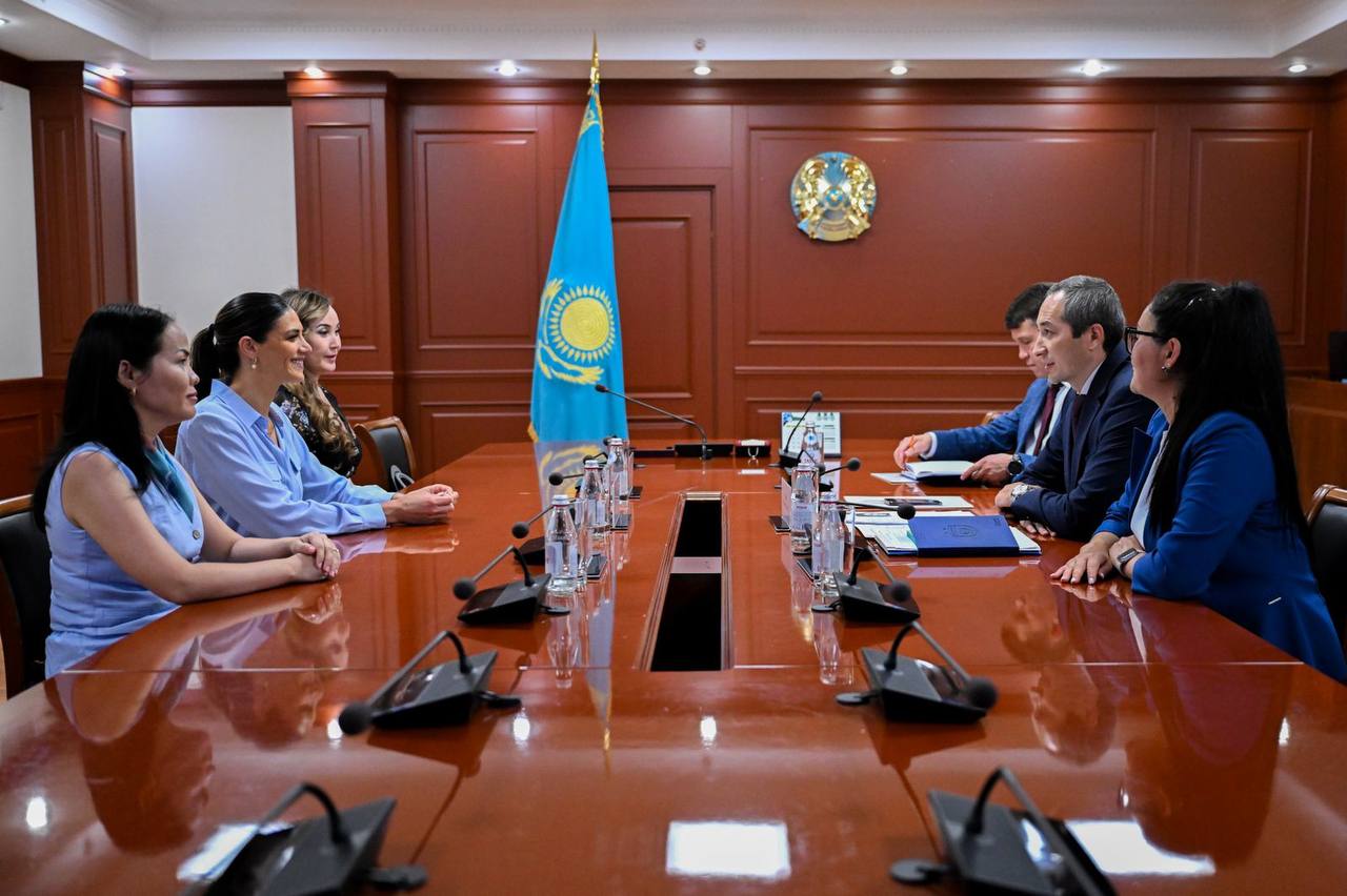 Туризм және спорт министрлігіне әлемдік спорт индустриясының өкілі, жүзуден үш қашықтықта әлем рекордын жаңартқан аустралиялық спортшы Стефани Луиза Райс жұмыс сапарымен келді