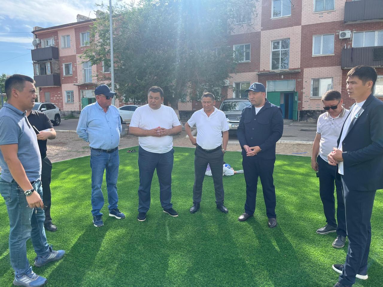 Балалар ойын алаңдарының құрылысымен танысу.