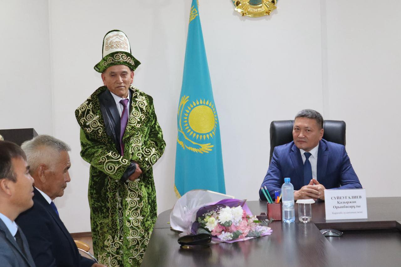 АУДАН ӘКІМІ МЕРЕЙТОЙ ИЕСІН ҚАБЫЛДАДЫ